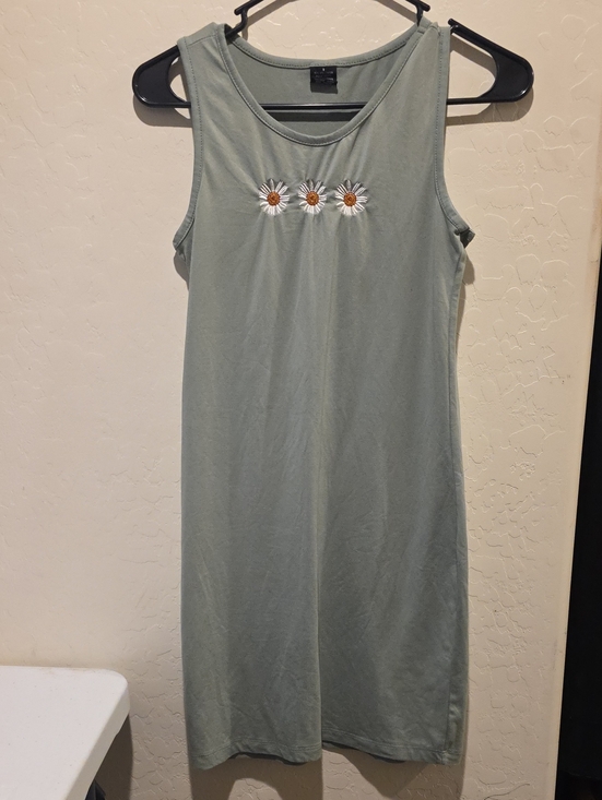 Dresses & Skirts - Sleeveless Green Daisy Embroidered Tank Dress